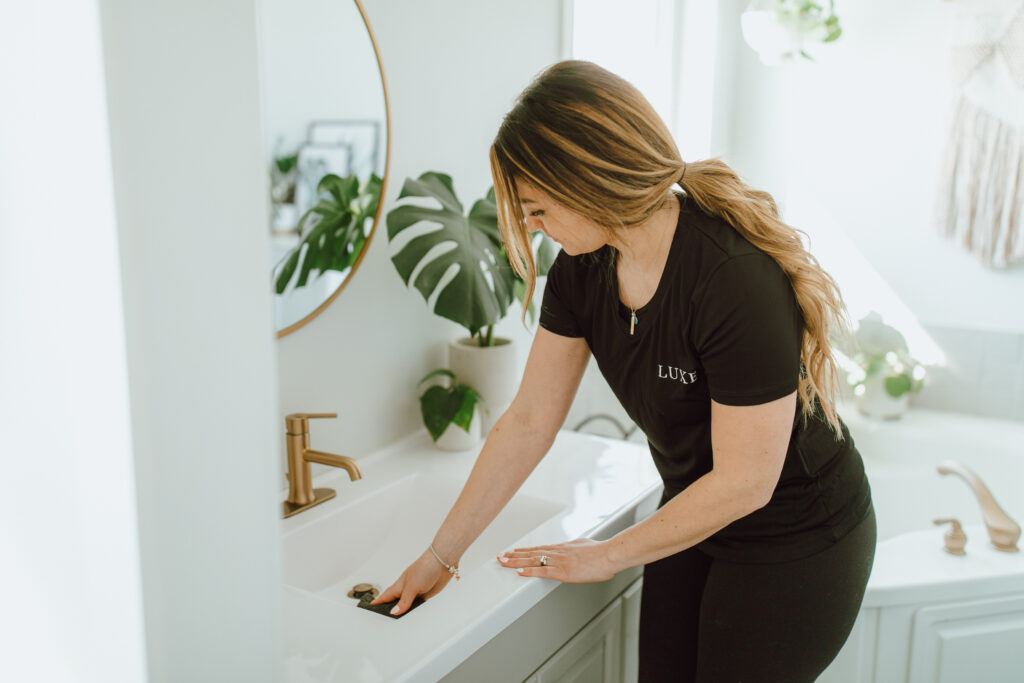 Home cleaning cleaning services clean home deep clean spring clean winnipeg steinbach niverville manitoba quality clean clean freak home cleaning tips moving clean cleaning services homeowners property owners realtors construction companies