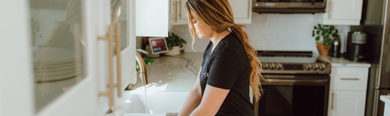 Home cleaning cleaning services clean home deep clean spring clean winnipeg steinbach niverville manitoba quality clean clean freak home cleaning tips moving clean cleaning services homeowners property owners realtors construction companies